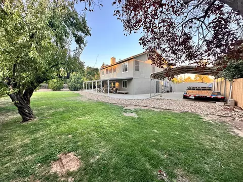 Exterior - 3362 Greenfield Ave, Clovis, CA 93611 photo 10 of 15