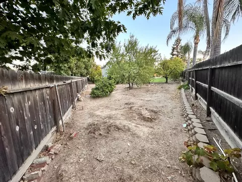 Exterior - 3362 Greenfield Ave, Clovis, CA 93611 photo 6 of 15