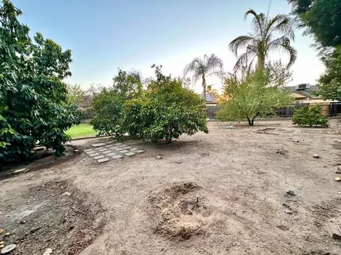Exterior - 3362 Greenfield Ave, Clovis, CA 93611 photo 5 of 15