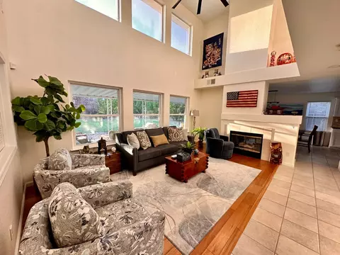 Living - 3362 Greenfield Ave, Clovis, CA 93611 photo 1 of 2