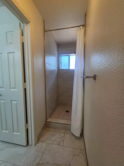 Bath - 36106 Ruth Ave, Madera, CA 93636 photo 3 of 4