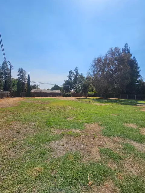Exterior - 36106 Ruth Ave, Madera, CA 93636 photo 4 of 4