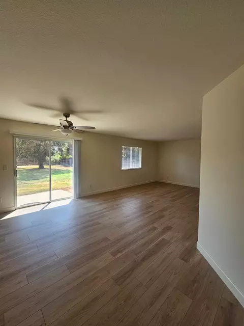 Living - 36106 Ruth Ave, Madera, CA 93636 photo 3 of 5