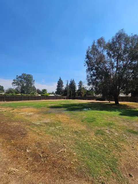 Exterior - 36106 Ruth Ave, Madera, CA 93636 photo 3 of 4