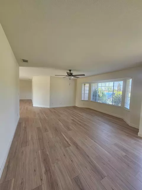 Living - 36106 Ruth Ave, Madera, CA 93636 photo 2 of 5