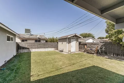 Exterior - 611 San Gabriel Ave, Clovis, CA 93612 photo 8 of 10