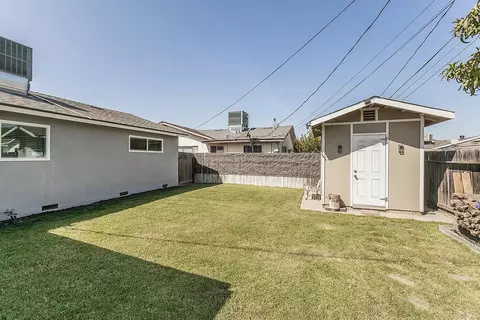 Exterior - 611 San Gabriel Ave, Clovis, CA 93612 photo 9 of 10