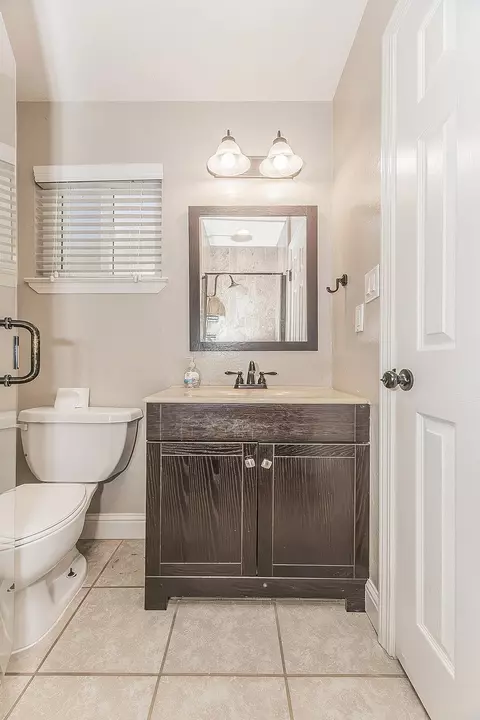 Bath - 611 San Gabriel Ave, Clovis, CA 93612 photo 2 of 6