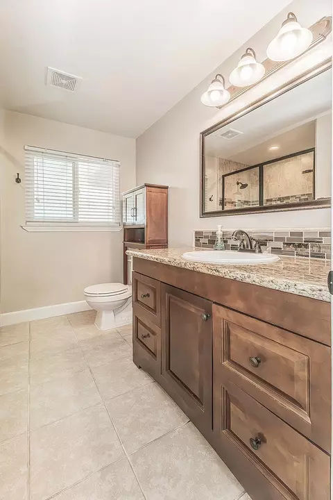 Bath - 611 San Gabriel Ave, Clovis, CA 93612 photo 5 of 6
