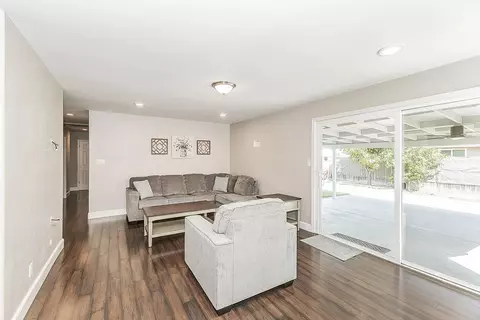 Living - 611 San Gabriel Ave, Clovis, CA 93612 photo 2 of 7