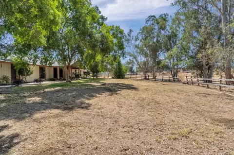 Exterior - 11801 N Mckelvy Ave, Clovis, CA 93619 photo 12 of 13
