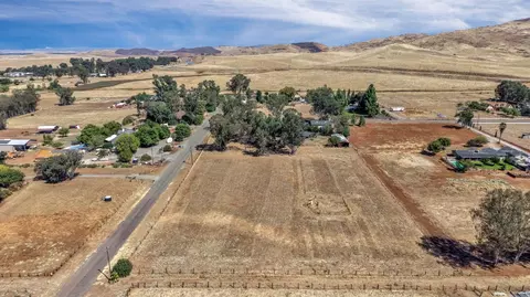 View/Area - 11801 N Mckelvy Ave, Clovis, CA 93619 photo 7 of 8