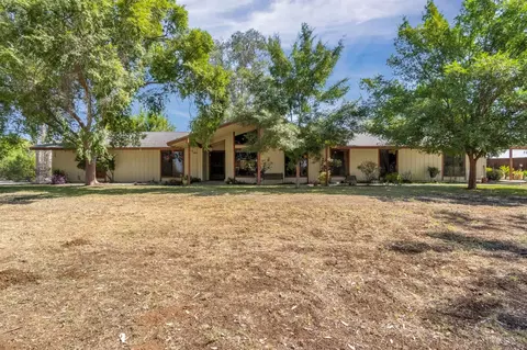 Exterior - 11801 N Mckelvy Ave, Clovis, CA 93619 photo 11 of 13
