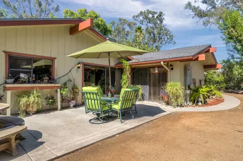 Exterior - 11801 N Mckelvy Ave, Clovis, CA 93619 photo 5 of 13