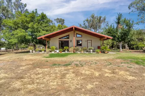 Exterior - 11801 N Mckelvy Ave, Clovis, CA 93619 photo 2 of 13