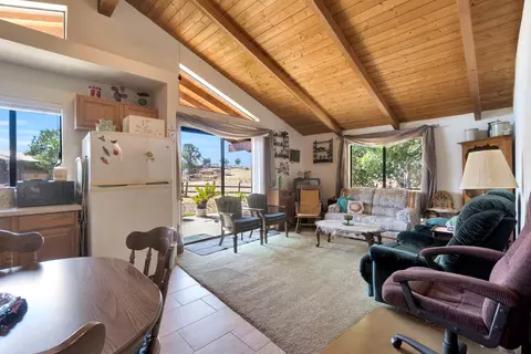 Living - 11801 N Mckelvy Ave, Clovis, CA 93619 photo 8 of 8