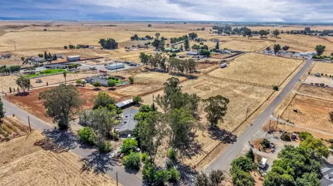 View/Area - 11801 N Mckelvy Ave, Clovis, CA 93619 photo 1 of 8