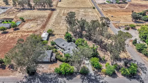 View/Area - 11801 N Mckelvy Ave, Clovis, CA 93619 photo 3 of 8