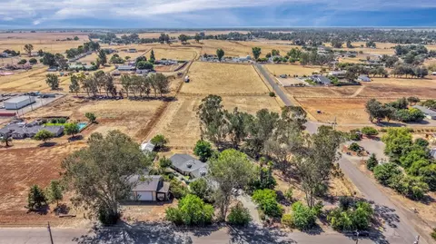 View/Area - 11801 N Mckelvy Ave, Clovis, CA 93619 photo 2 of 8