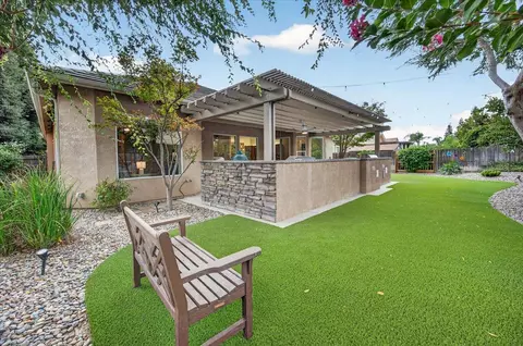 Exterior - 2551 Magill Ave, Clovis, CA 93611 photo 5 of 8