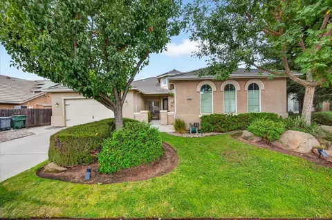 Exterior - 2551 Magill Ave, Clovis, CA 93611 photo 2 of 8