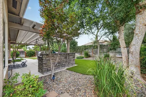 Exterior - 2551 Magill Ave, Clovis, CA 93611 photo 8 of 8