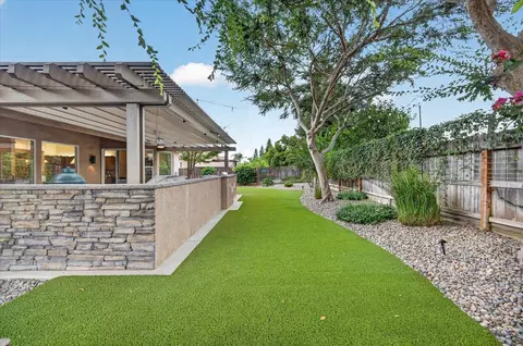Exterior - 2551 Magill Ave, Clovis, CA 93611 photo 6 of 8
