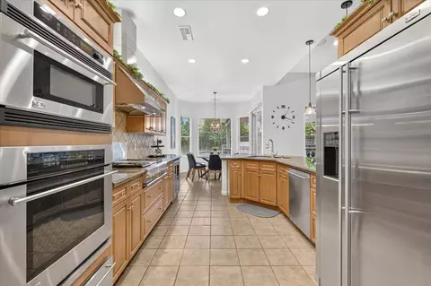 Kitchen - 2551 Magill Ave, Clovis, CA 93611 photo 4 of 7