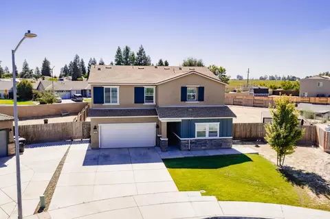 Exterior - 1001 Aspire Ave, Fowler, CA 93625 photo 4 of 7
