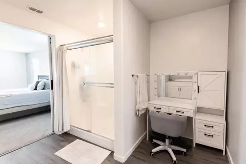 Bath - 1001 Aspire Ave, Fowler, CA 93625 photo 1 of 2