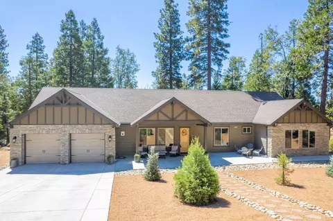 42596 Garnet Ln, Shaver Lake, CA 93664