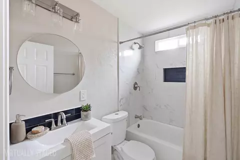 Bath - 19474 Avenue 22 #1-2, Chowchilla, CA 93610 photo 3 of 4