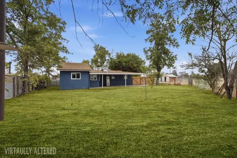 Exterior - 19474 Avenue 22 #1-2, Chowchilla, CA 93610 photo 3 of 10