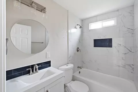 Bath - 19474 Avenue 22 #1-2, Chowchilla, CA 93610 photo 4 of 4