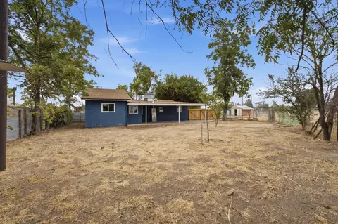 Exterior - 19474 Avenue 22 #1-2, Chowchilla, CA 93610 photo 4 of 10