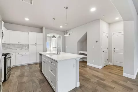 Entry Way - 2715 Las Rosas Ave, Clovis, CA 93619 photo 2 of 5