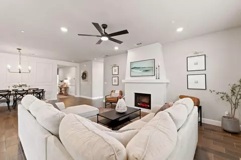 Living - 4035 San Gabriel, Clovis, CA 93619 photo 2 of 4