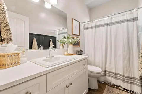 Bath - 4035 San Gabriel, Clovis, CA 93619 photo 2 of 2