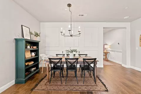 Dining - 4035 San Gabriel, Clovis, CA 93619 photo 1 of 3