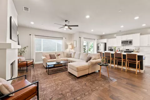 Living - 4035 San Gabriel, Clovis, CA 93619 photo 4 of 4