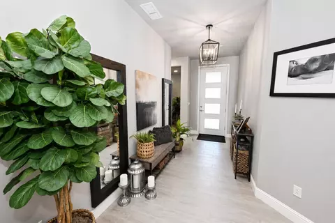 Entry Way - 2826 Robinwood Ave, Clovis, CA 93611 photo 1 of 2
