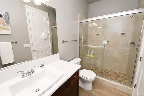 Bath - 2826 Robinwood Ave, Clovis, CA 93611 photo 5 of 5