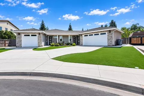 Exterior - 2826 Robinwood Ave, Clovis, CA 93611 photo 10 of 10