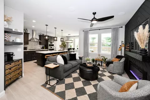 Living - 2826 Robinwood Ave, Clovis, CA 93611 photo 1 of 4