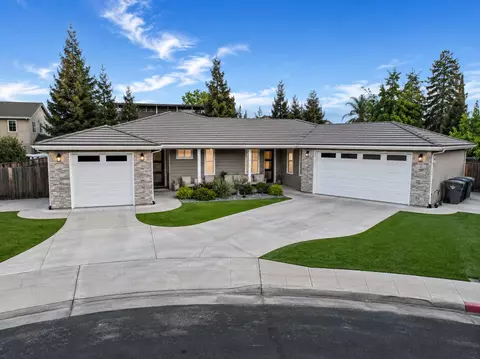 Exterior - 2826 Robinwood Ave, Clovis, CA 93611 photo 1 of 10