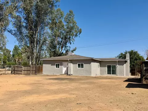 Exterior - 25706 Ellis St, Madera, CA 93638 photo 3 of 6