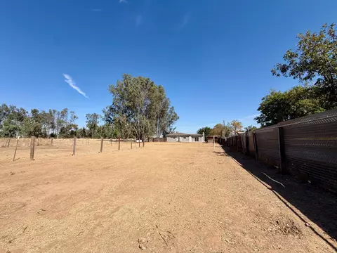 Exterior - 25706 Ellis St, Madera, CA 93638 photo 4 of 6