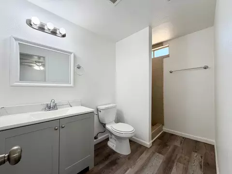 Bath - 25706 Ellis St, Madera, CA 93638 photo 2 of 4