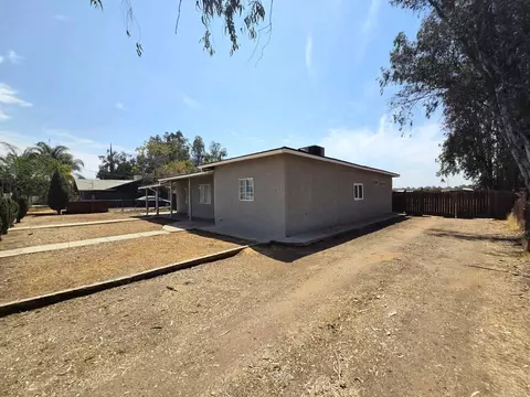 Exterior - 25706 Ellis St, Madera, CA 93638 photo 2 of 6
