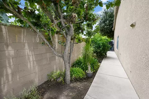 Exterior - 1650 Emerald Ave, Fresno, CA 93720 photo 4 of 4